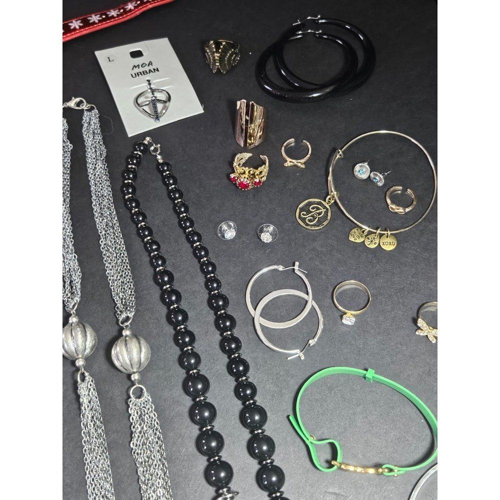 Wearable jewelry lot / bundle - Picture 10 of 14